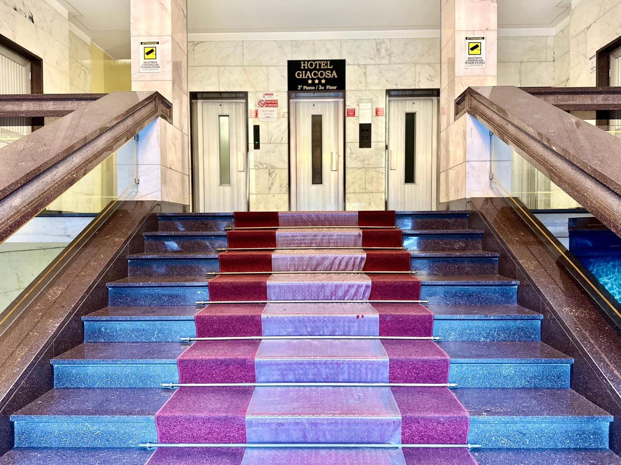 Hotel Giacosa Милано Екстериор снимка
