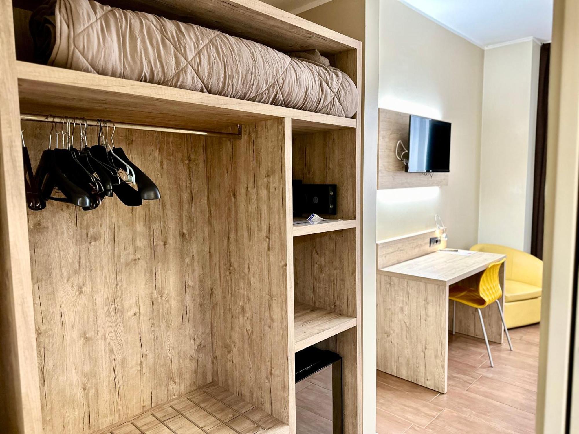 Hotel Giacosa Милано Екстериор снимка