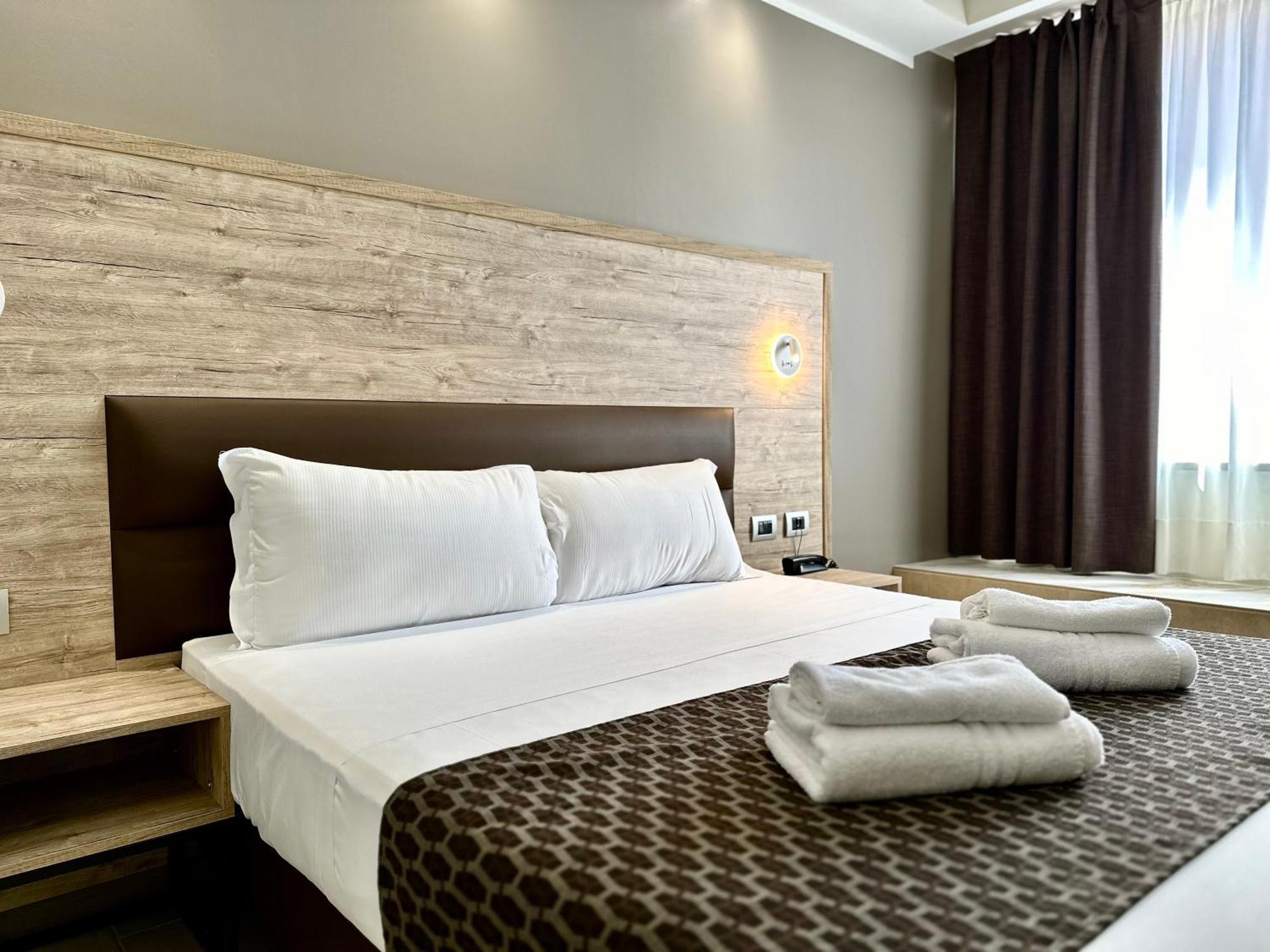 Hotel Giacosa Милано Екстериор снимка