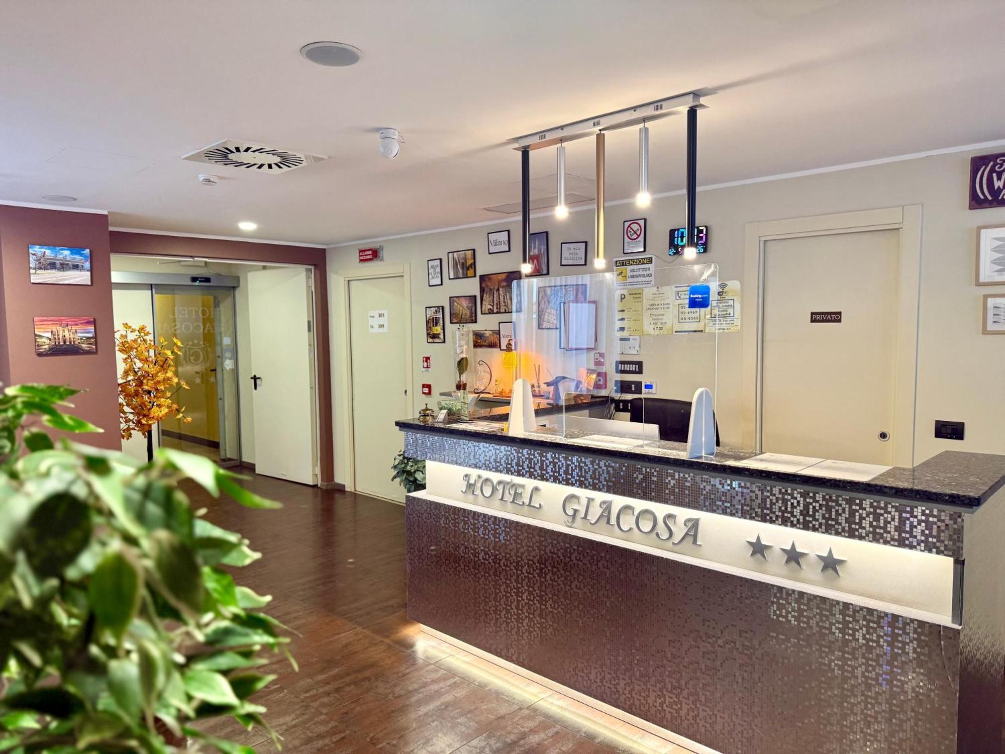 Hotel Giacosa Милано Екстериор снимка