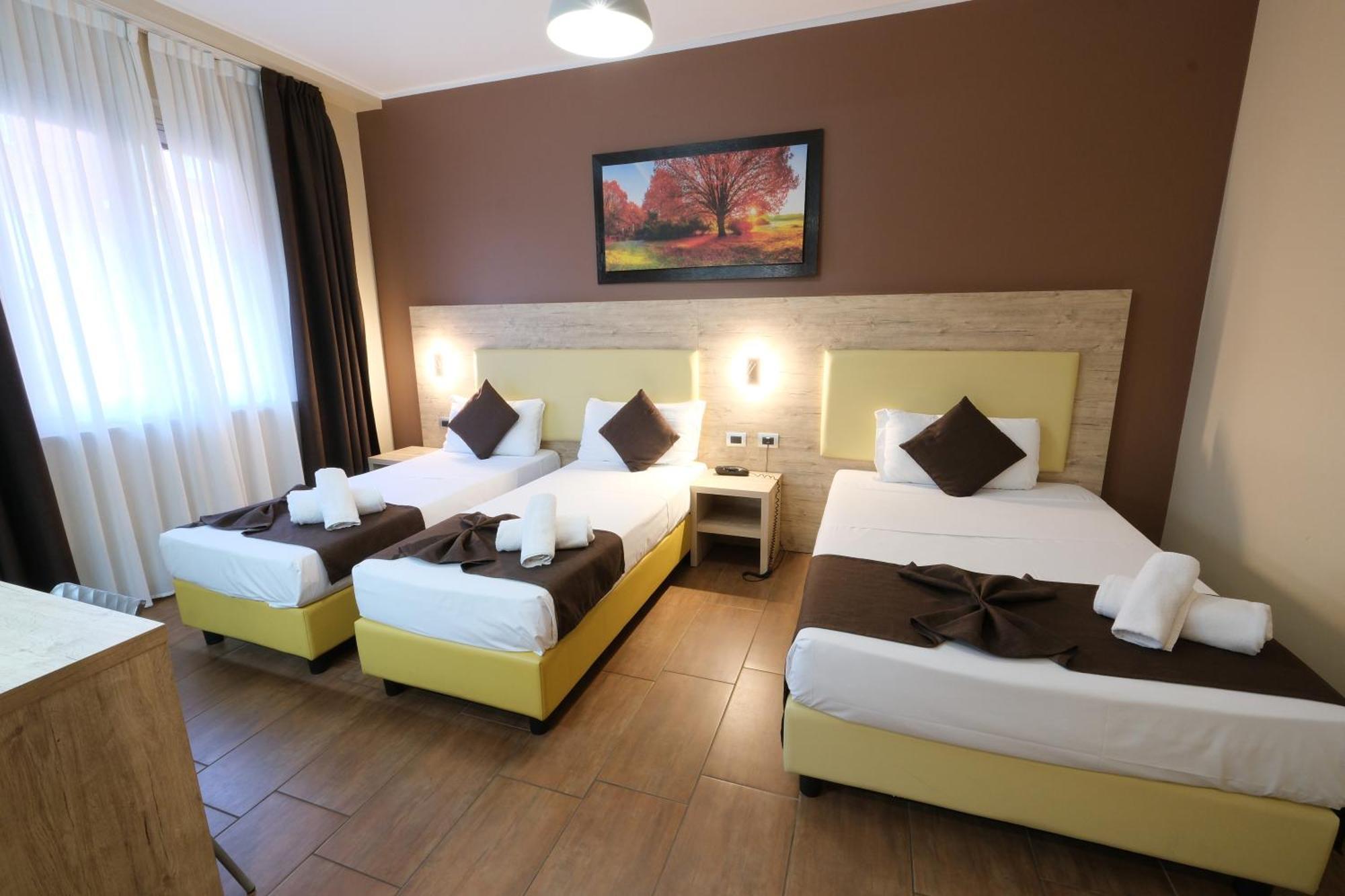 Hotel Giacosa Милано Екстериор снимка