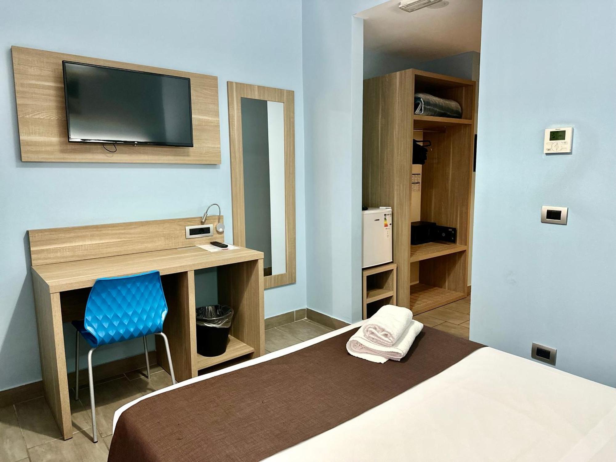 Hotel Giacosa Милано Екстериор снимка