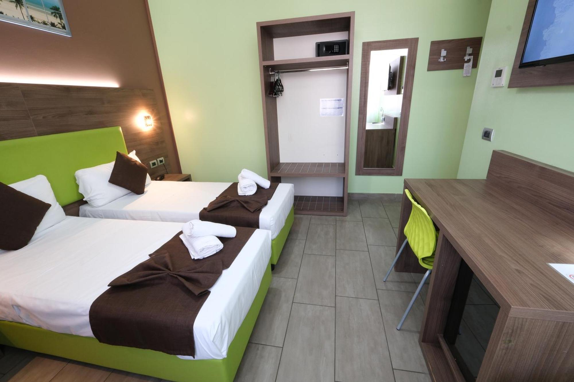 Hotel Giacosa Милано Екстериор снимка