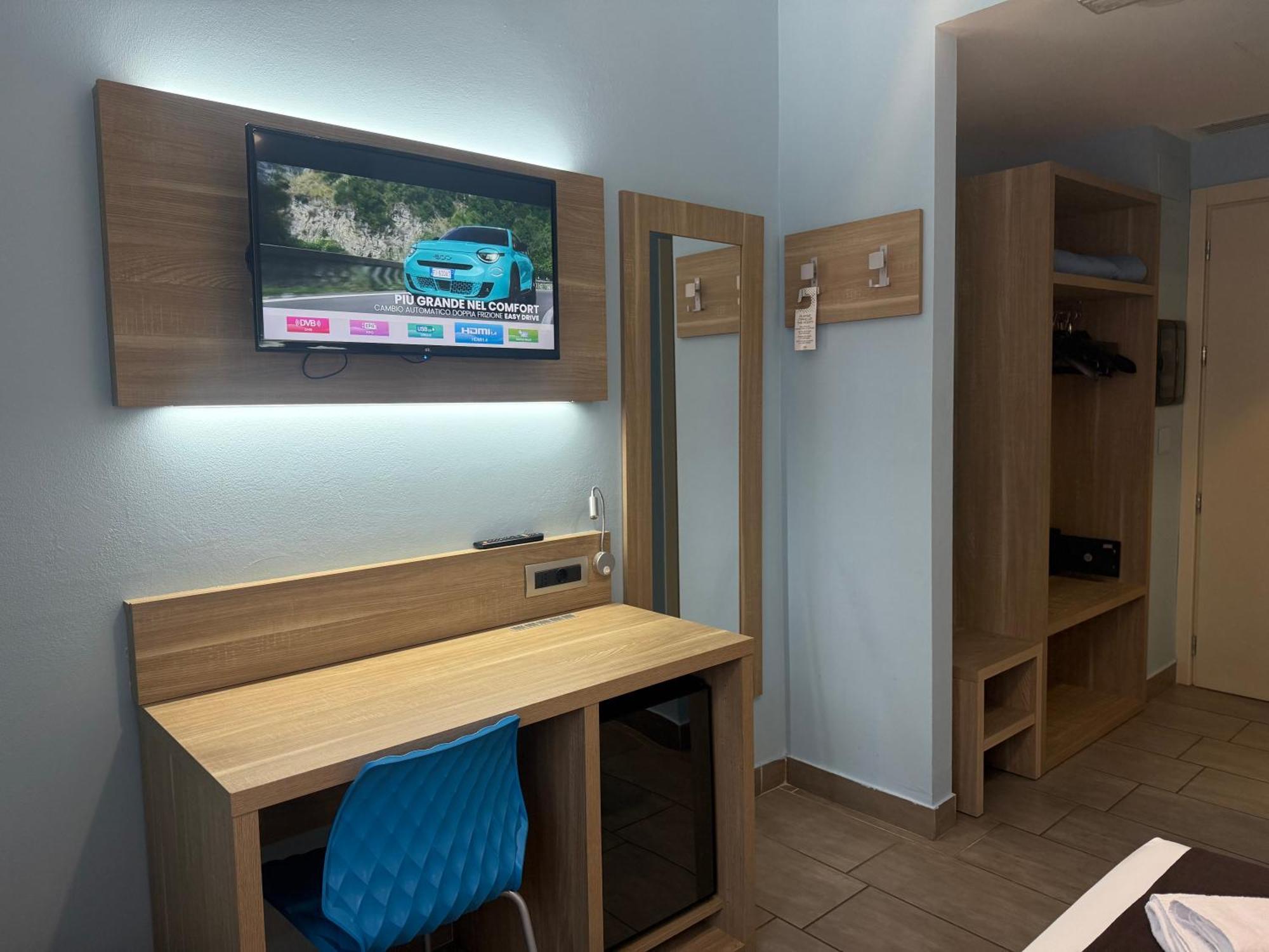 Hotel Giacosa Милано Екстериор снимка
